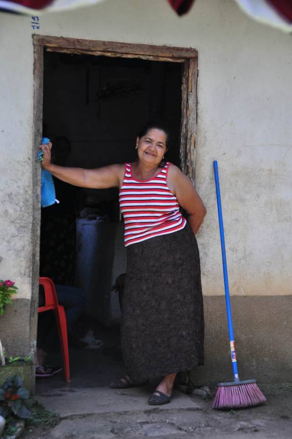 A simpática senhora que lavou toda a roupa de um time de futebol, perto do lago Yojoa, região central de Honduras